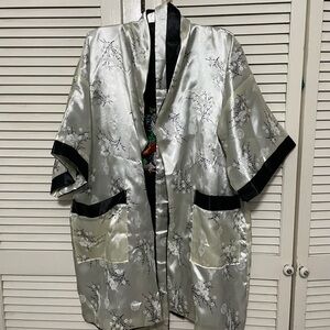 Double sided silk Kimono M NWOT